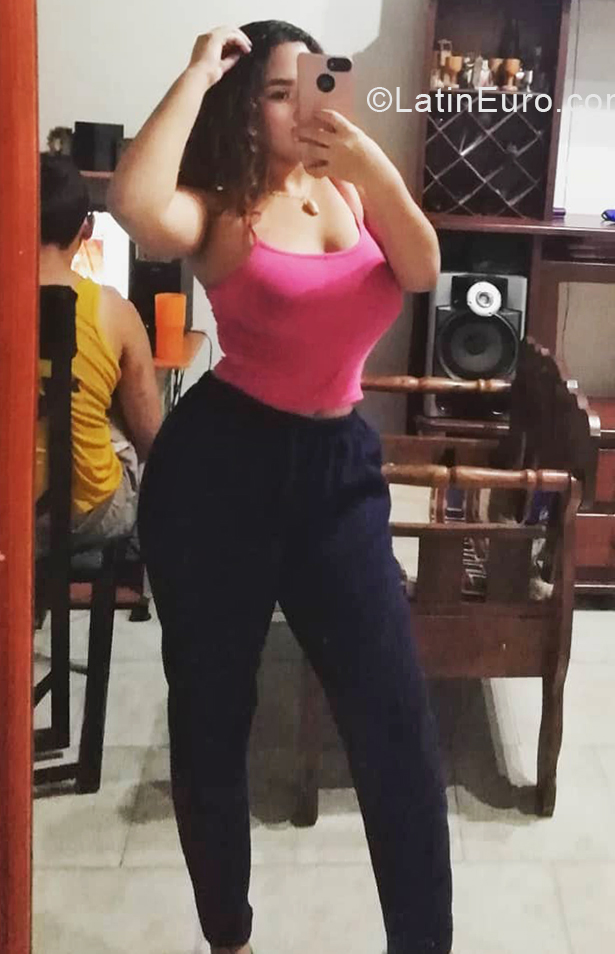 Date this sultry Venezuela girl Michelle from Acarigua VE3115