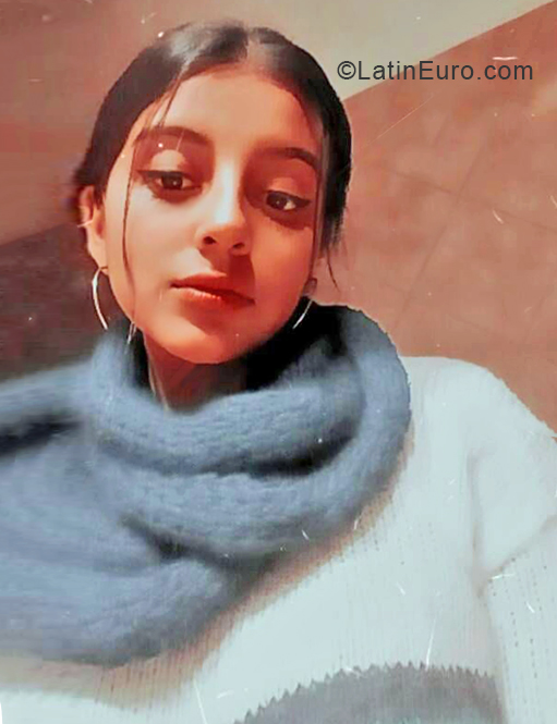 Date this attractive Argentina girl Pilar from Salta AR385