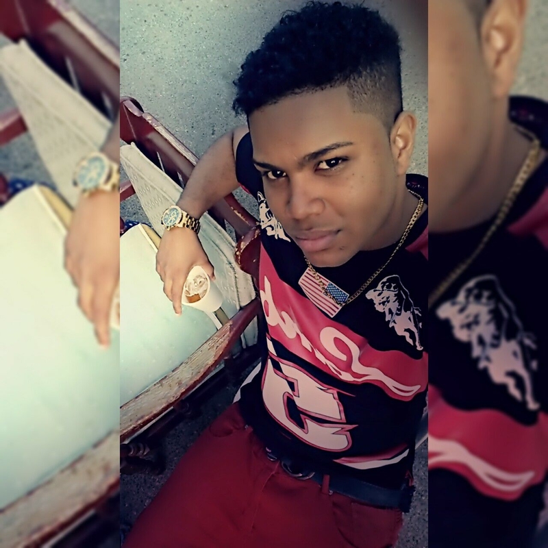 Date this hard body Dominican Republic man Ezequiel pea re from Puerto Plata DO37880