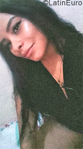 Date this sensual Colombia girl Alexa from Pereira CO27165