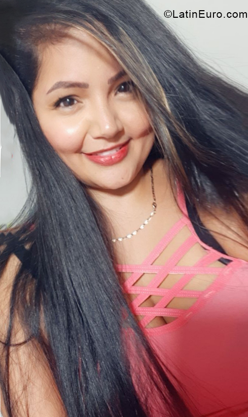 Date this fun Colombia girl Karen from Bucaramanga CO27162