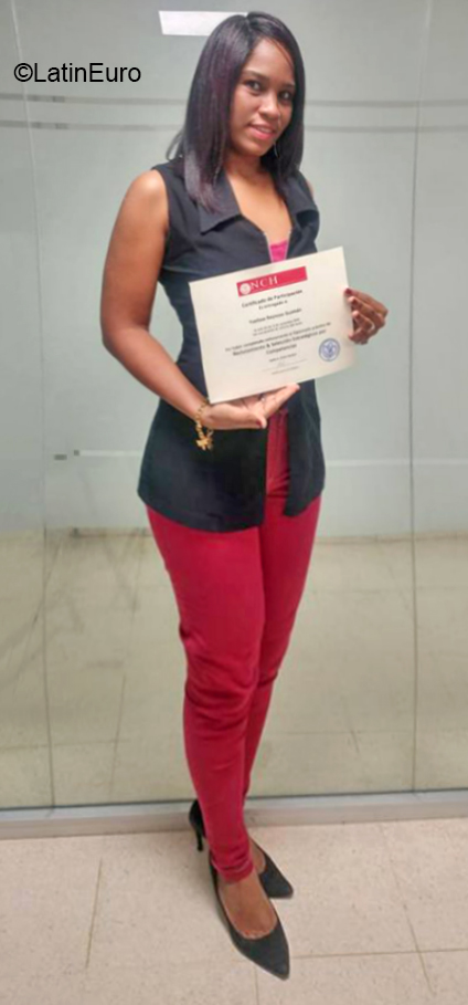 Date this georgeous Dominican Republic girl Yvelise from Santo Domingo DO37975