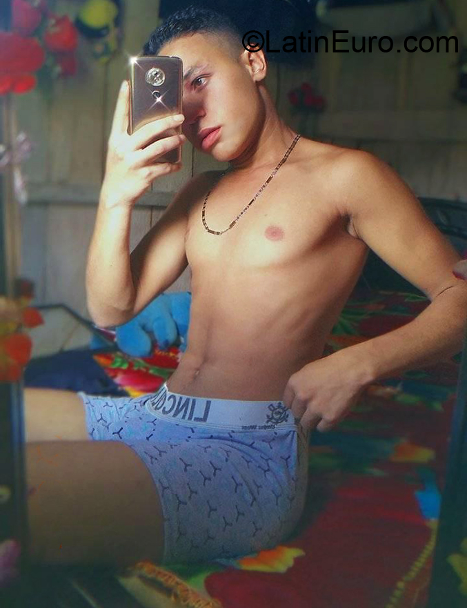 Date this hot Colombia man Didier from Medellin CO27212