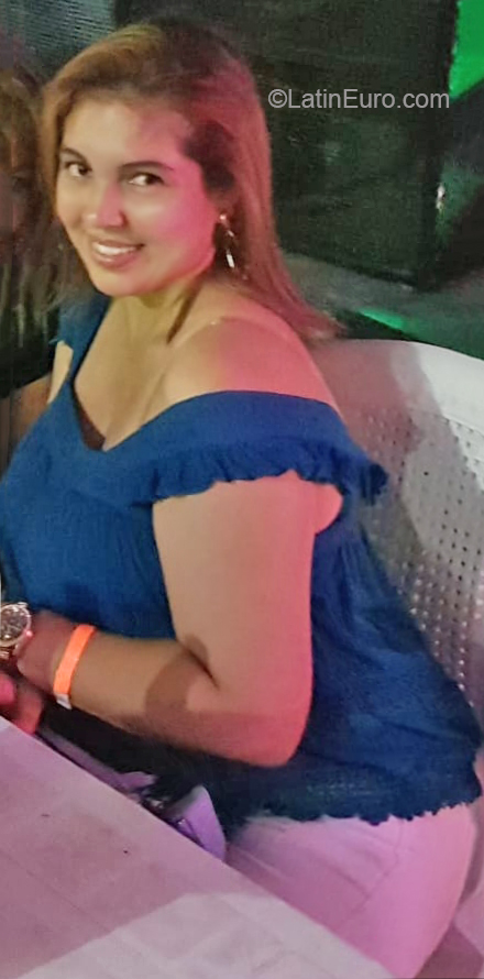 Date this happy Costa Rica girl Cindy from San Jose CR390