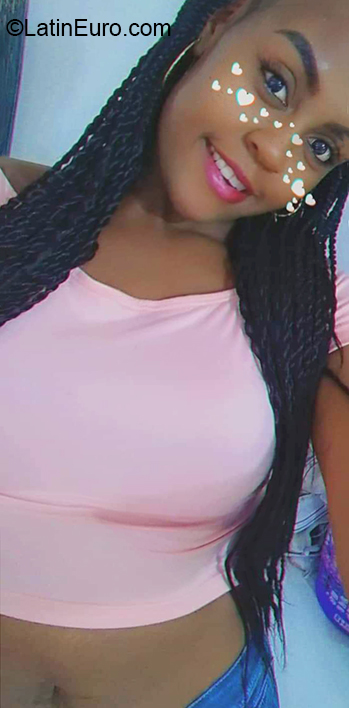 Date this hard body Colombia girl Luisa from Cali CO27232