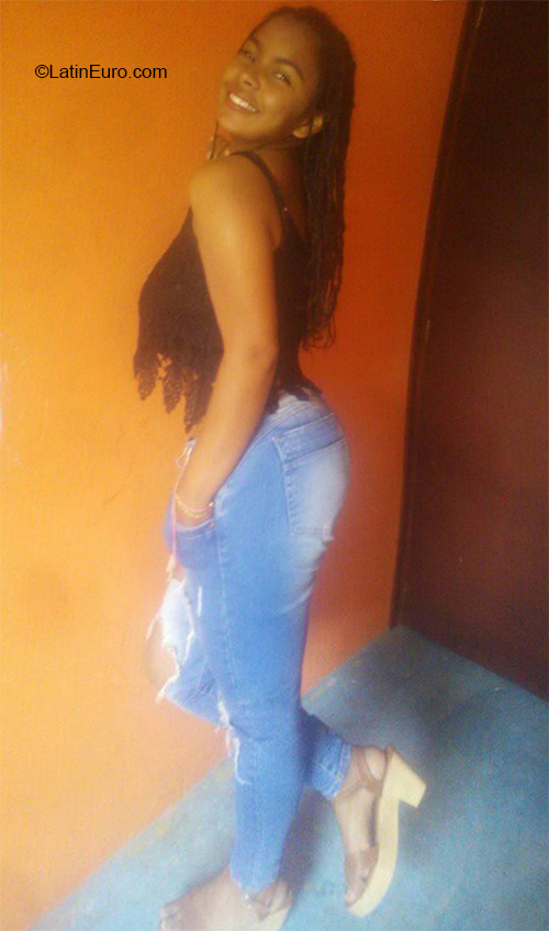 Date this exotic Colombia girl Shayia from Bogota CO27241