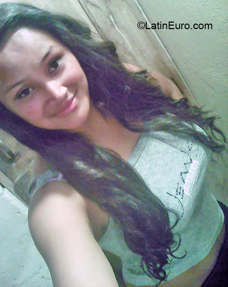 Date this hard body Ecuador girl Yesenia from Quito EC480