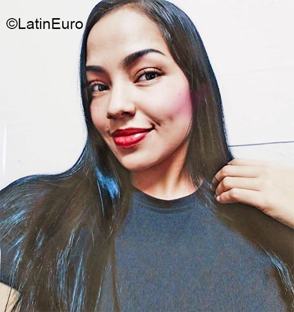 Date this athletic Colombia girl Joanna from Medellin CO27244