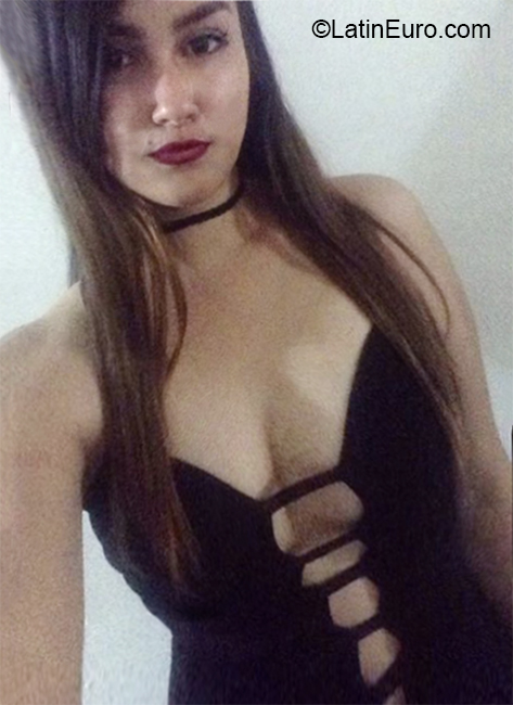 Date this beautiful Venezuela girl Allison from Maracaibo VE3271