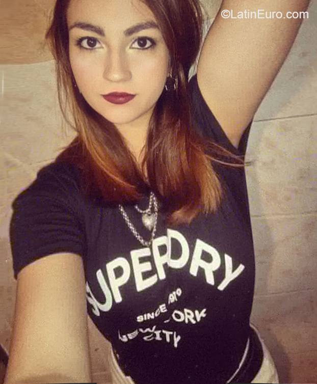 Date this stunning Argentina girl Candela from Mendoza AR396