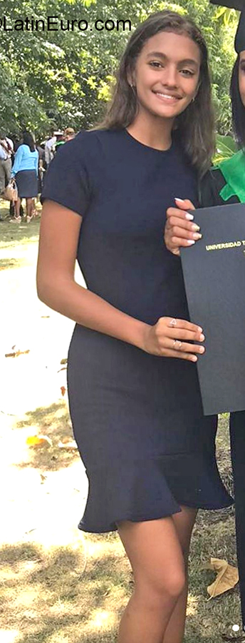 Date this sultry Dominican Republic girl Wilma from Santo Domingo DO38057