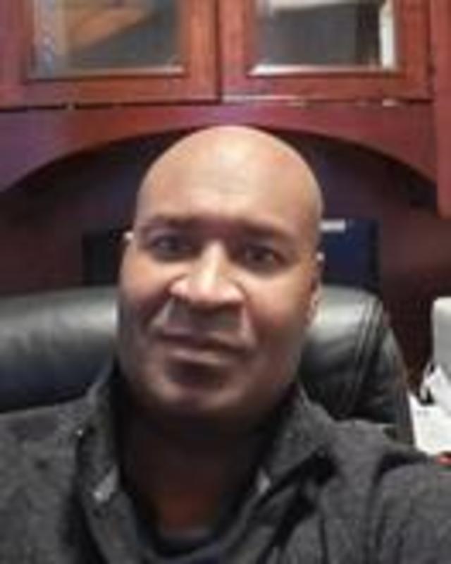 Date this nice looking Canada man Anthony from London CA835