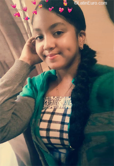 Date this hot Dominican Republic girl Mayelin from Santo Domingo DO38063