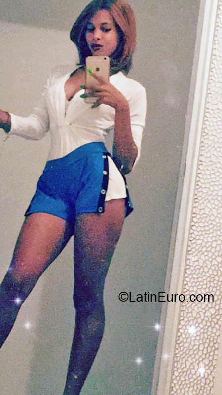 Date this tall Dominican Republic girl Yaniris from Santo Domingo DO38070