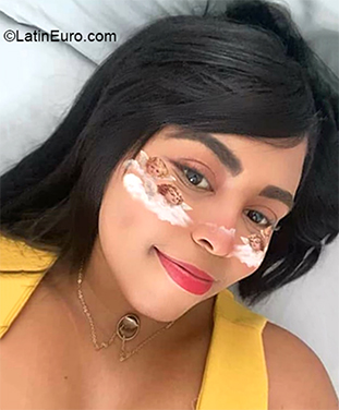 Date this georgeous Colombia girl Tatiana from Cartagena CO27306