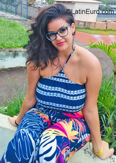 Date this sensual Brazil girl Emanuele from Joao Monlevade BR11123