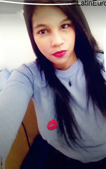 Date this nice looking Venezuela girl Mimi from Caracas VE3523