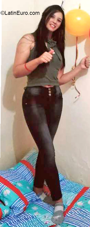 Date this gorgeous Colombia girl Caterin from Medellin CO27317