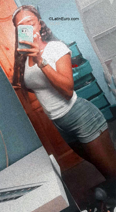 Date this attractive Dominican Republic girl Alexandra from Santo Domingo DO38091