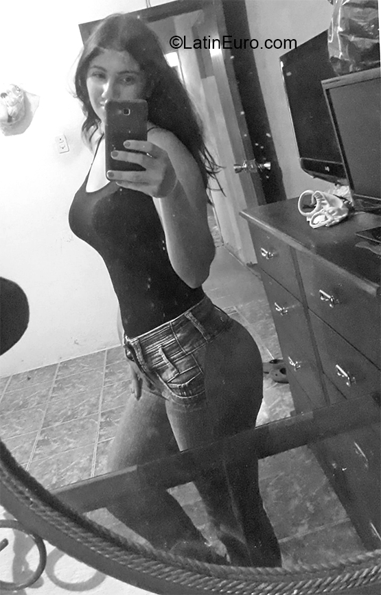 Date this hard body Venezuela girl Mary from Trujillo VE3185