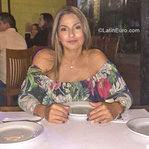 Date this passionate Colombia girl Rocio from Cali CO27332