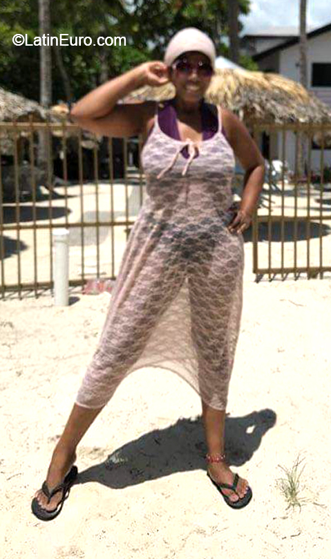 Date this athletic Dominican Republic girl Joanna from Santo Domingo DO38153