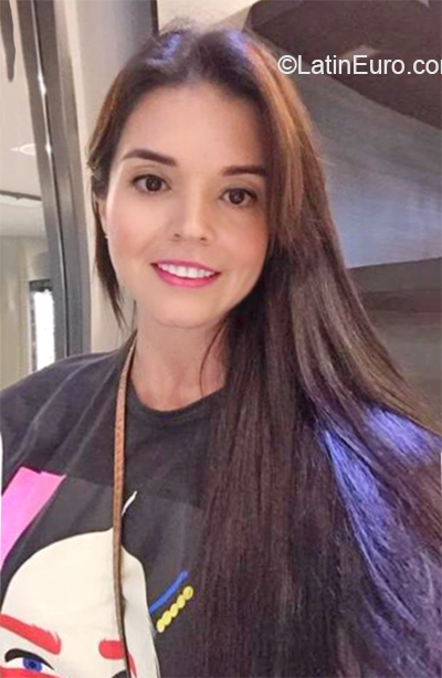 Date this sensual Colombia girl Eri from Pereira CO27364