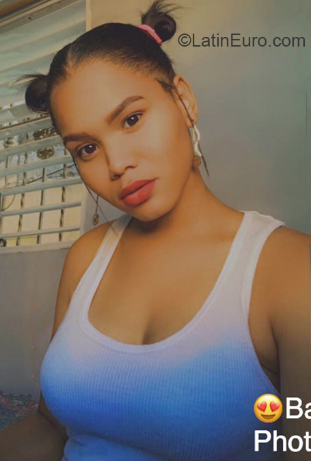Date this nice looking Dominican Republic girl Anastacia from Santo Domingo DO38167