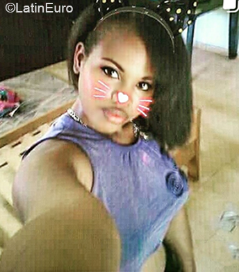 Date this charming Venezuela girl Yurva from Margarita Island VE3201