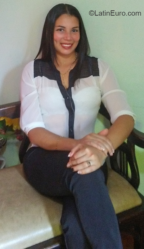 Date this foxy Venezuela girl Maryuri from Acarigua VE3204