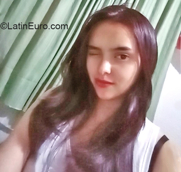 Date this cute Colombia girl Daniela from Bogota CO27379