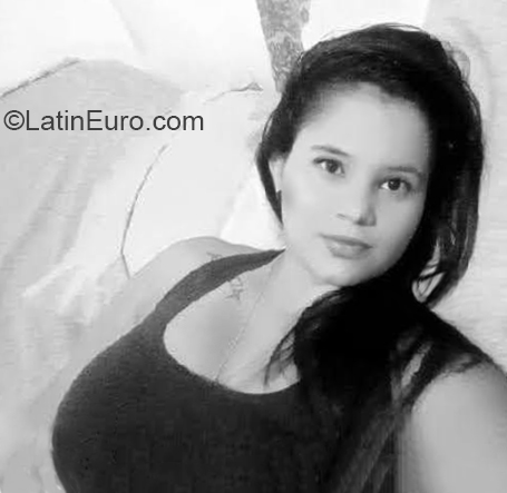 Date this hot Colombia girl Ana from Bucaramanga CO27382