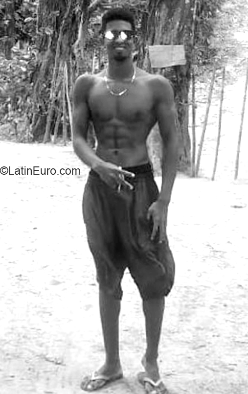 Date this georgeous Dominican Republic man Francisco from Puerto Plata DO38218