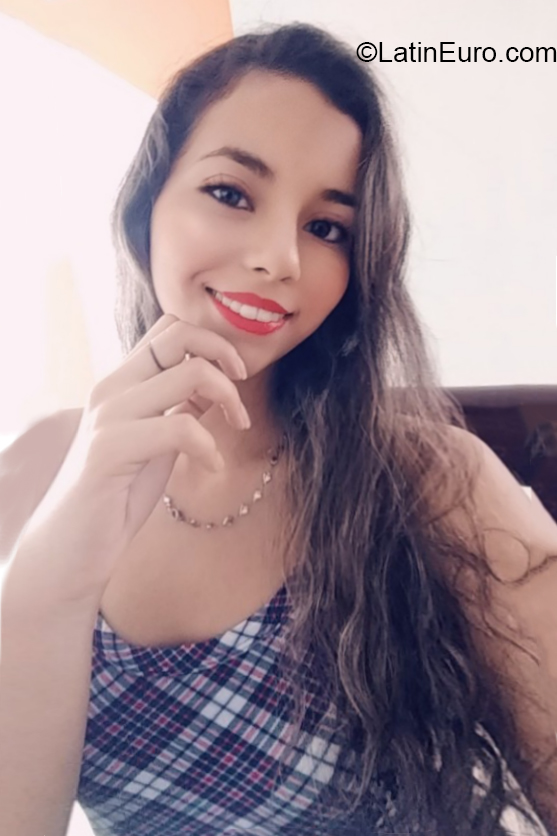 Date this sultry Colombia girl Mariana from Ibagué CO27477