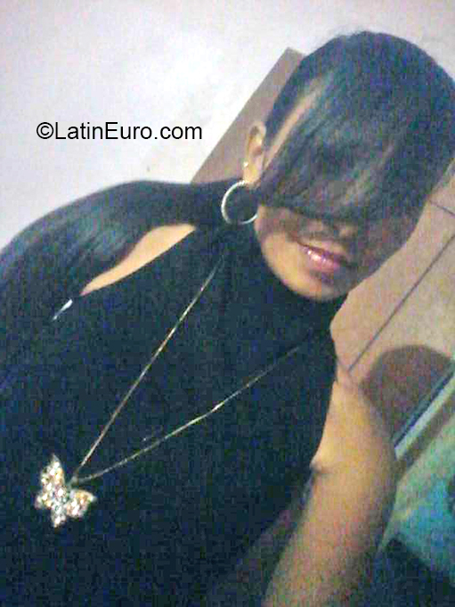 Date this georgeous Venezuela girl Paola from Maracaibo VE3223