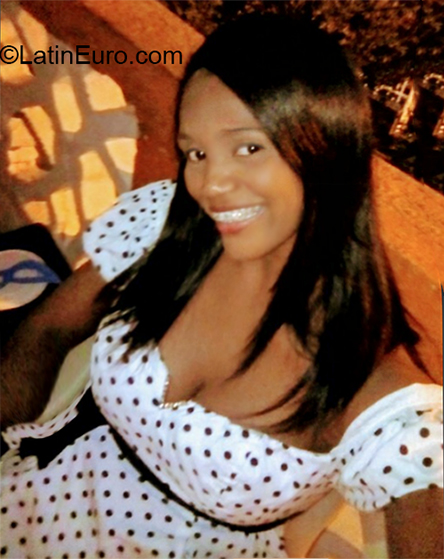 Date this delightful Colombia girl Zuleimy from Cartgena CO27501