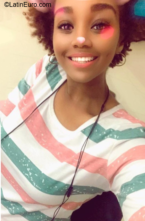 Date this sensual Dominican Republic girl Maddy from Santo Domingo Este DO38276