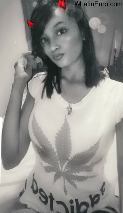 Date this sultry Dominican Republic girl Eli from Santo Domingo DO38286