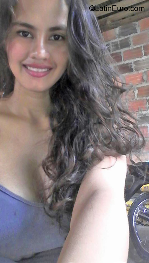 Date this athletic Colombia girl Angy from Bogota CO27615