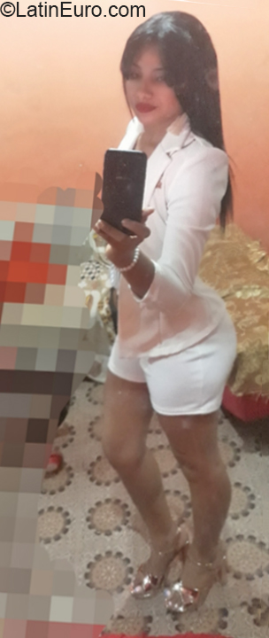 Date this good-looking Colombia girl Allison from Guayaquil CO27627