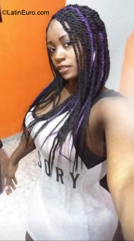 Date this hard body Colombia girl Nilsa from Cali CO27628