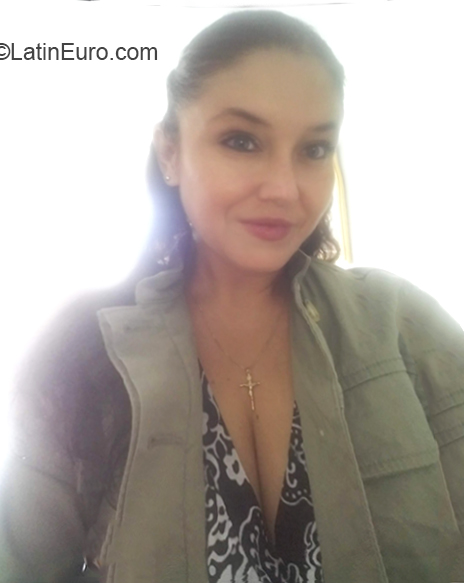 Date this foxy Colombia girl Sharadri from Medellin CO27673