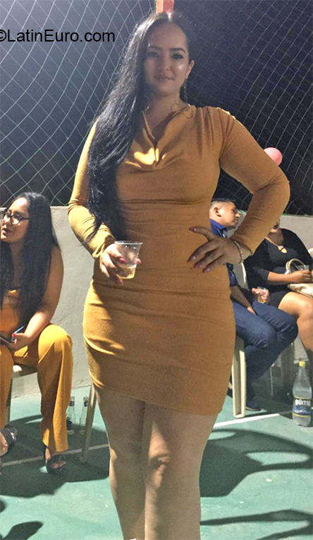 Date this lovely Ecuador girl Nayara from Guayaquil EC545