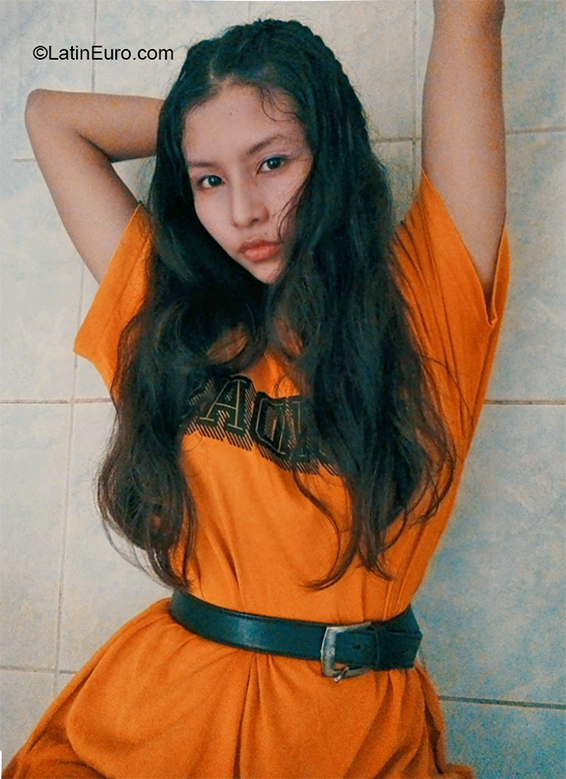 Date this athletic Peru girl Nataly from Lima PE1590