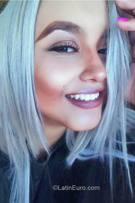 Date this tall Venezuela girl Gina from Caracas VE3288