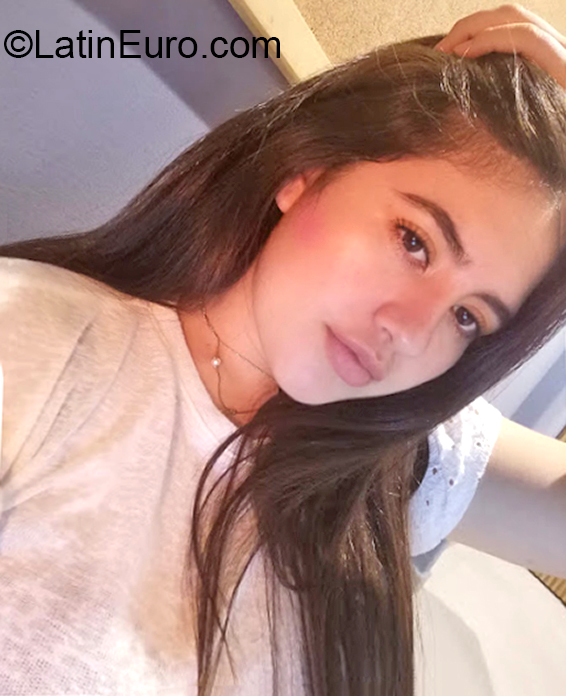 Date this georgeous Mexico girl Itzel from Mexico City MX1923