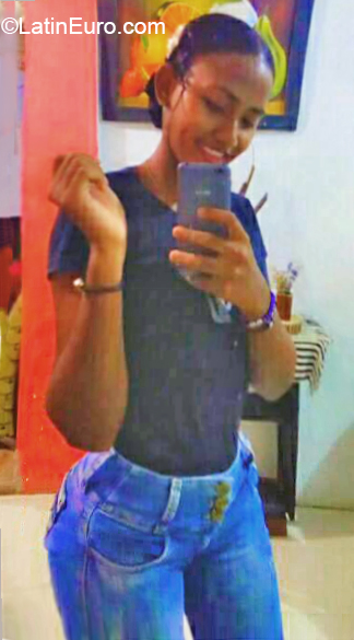 Date this charming Colombia girl Camille from Cartagena CO27755