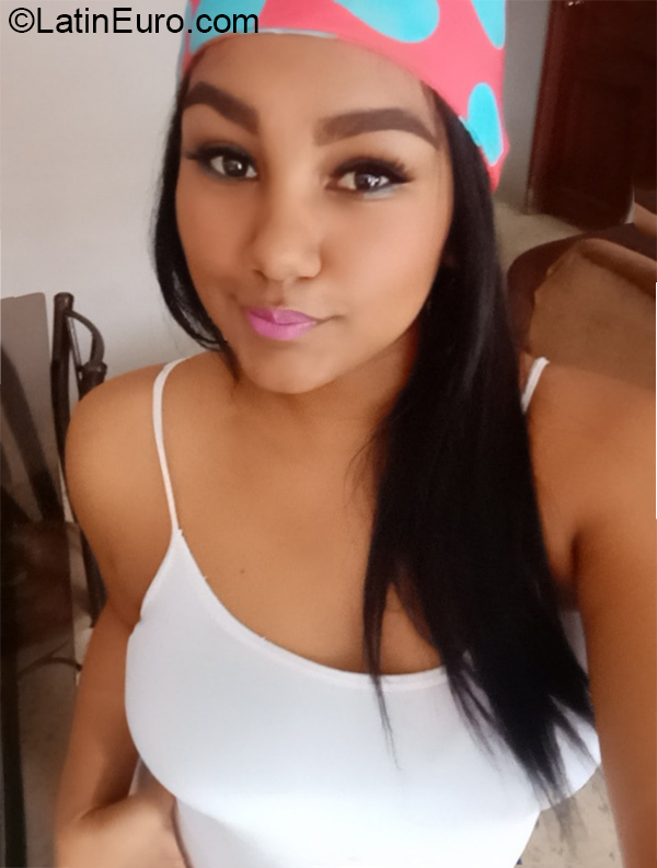 Date this cute Ecuador girl Daniela from Guayaquil EC550