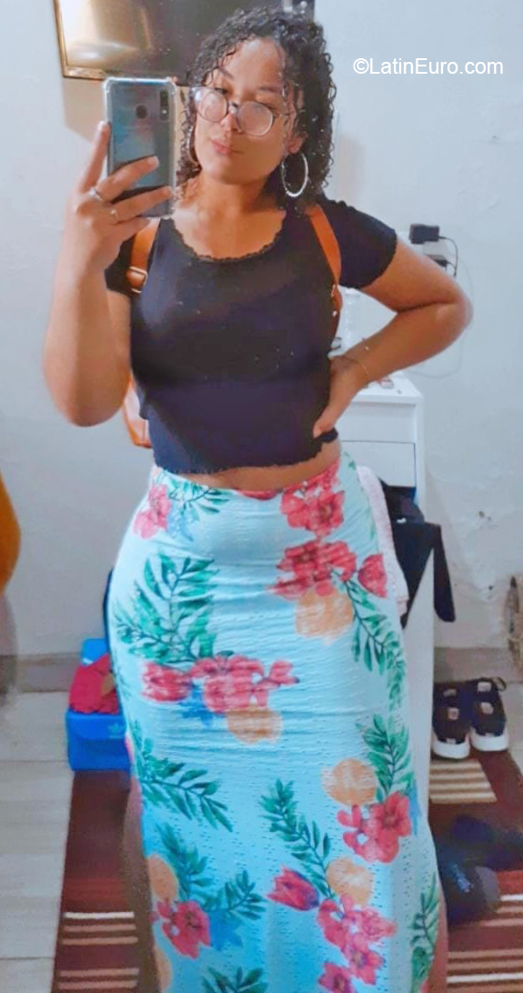 Date this stunning Brazil girl Emily from Osorio BR11189