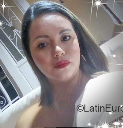 Date this happy Colombia girl Eli from Cali CO28539